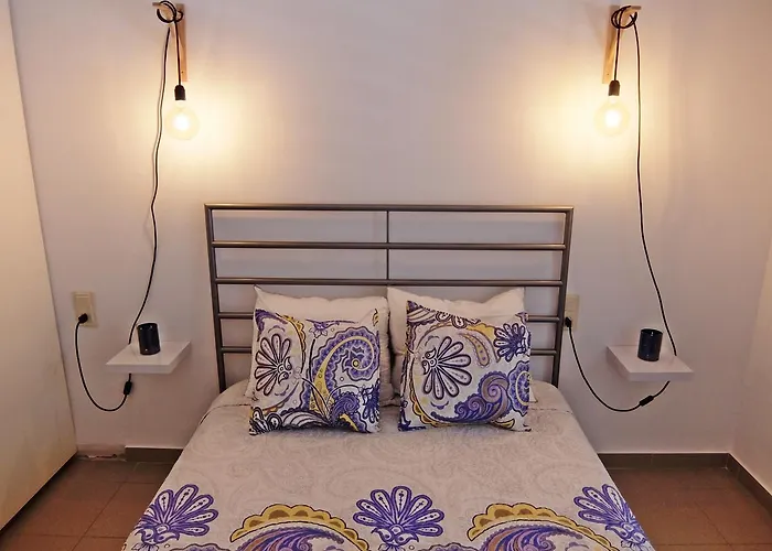 Roderic - Junto Al Mar